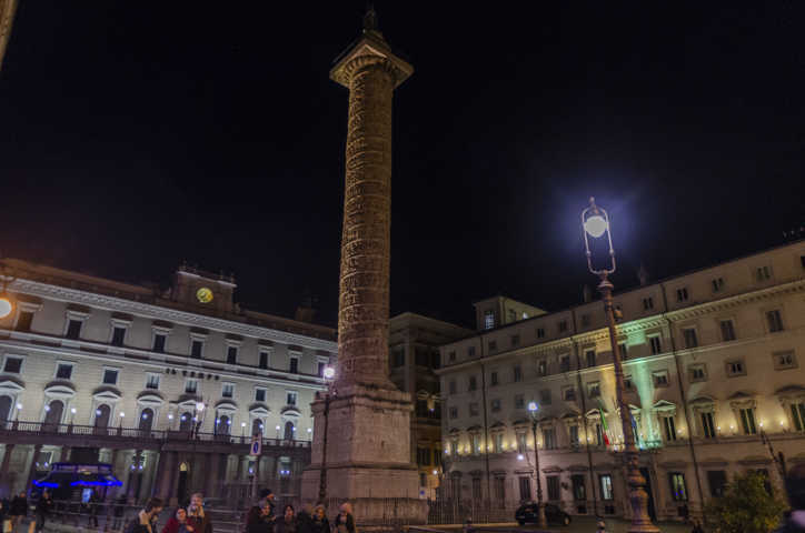 214 - Italia - Roma - plaza Colonna y columna de Marco Aurelio